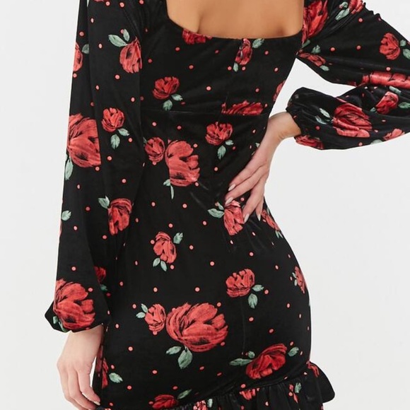 NWT Floral velvet long sleeve mini dress - Picture 4 of 5